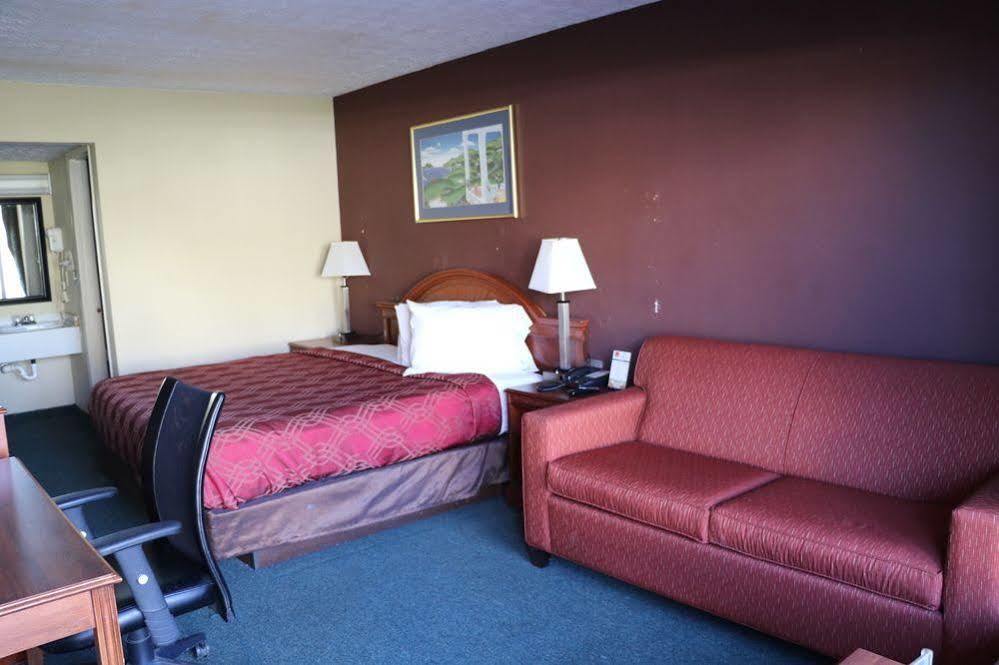 Red Roof Inn Walton - Richwood Exterior photo